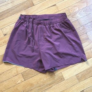 Lululemon Pace Breaker Lines Short size M